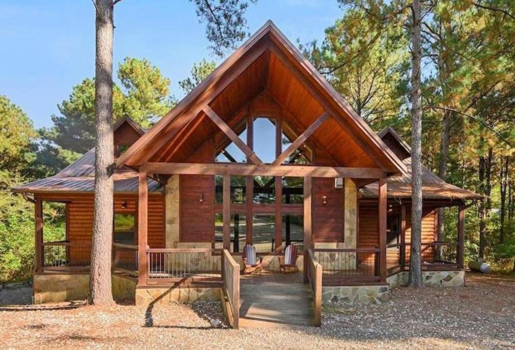 Iron Horse Lodge Sleeps 18, Games, Fire Pit, Hot Tub, Ev, More Broken Bow Exteriér fotografie